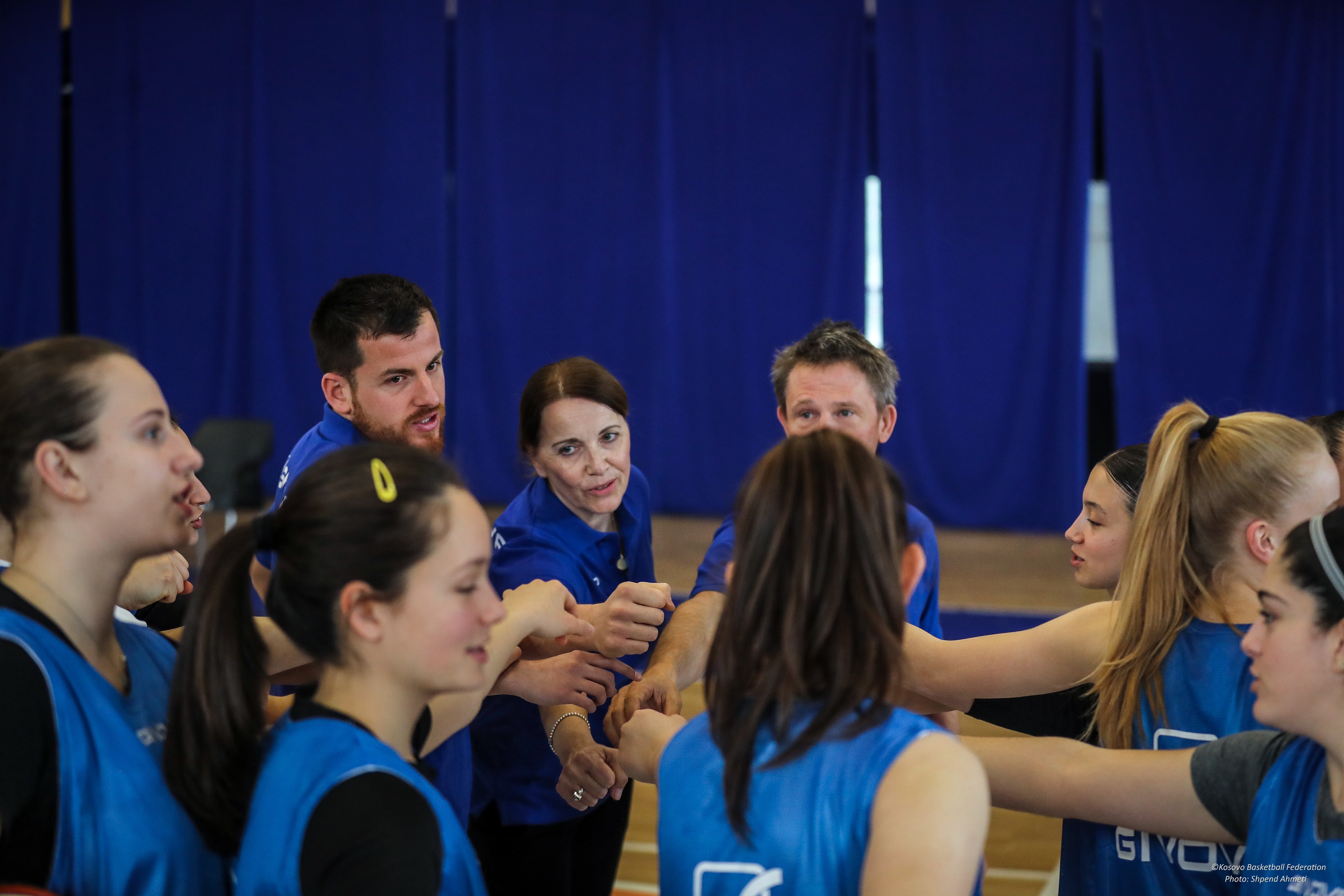 Grumbullohen vashat e Kosovës të udhëhequra nga Shemsije Stublla